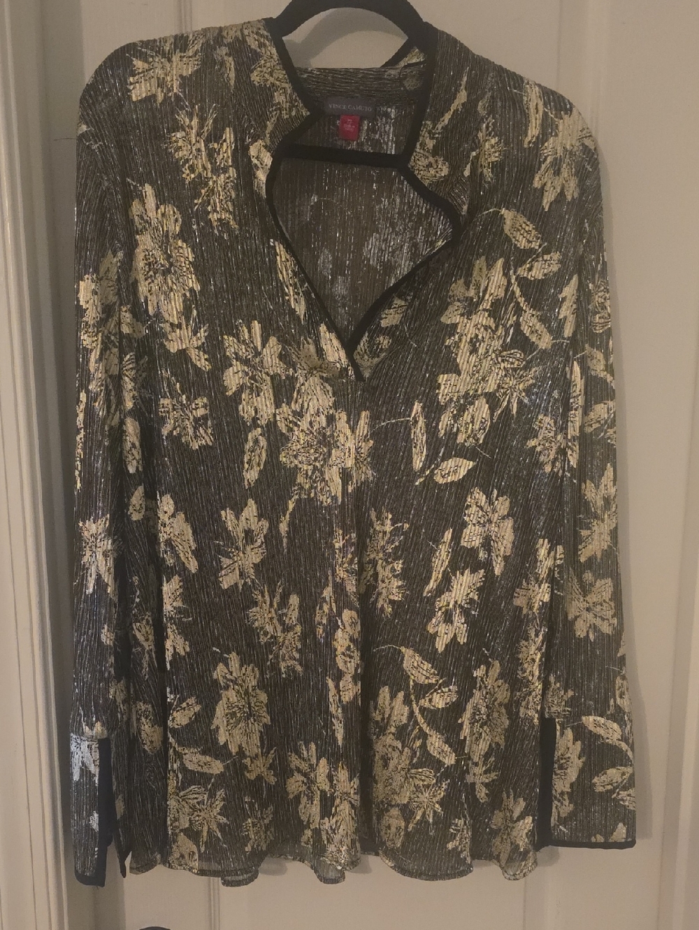 Vince Camuto Black Floral V-Neck Sheer Blouse - Picture 5 of 8